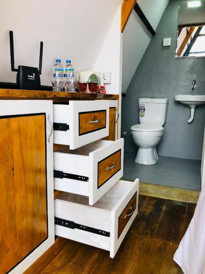 The We2 "Wildwood Elegance Escape" Bed & Breakfast Induruwa Eksteriør bilde