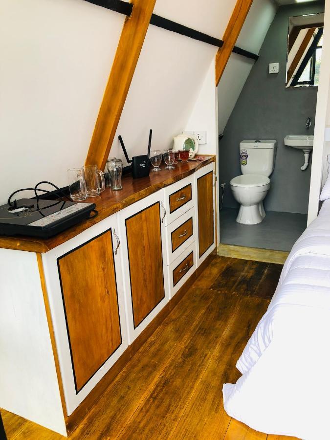 The We2 "Wildwood Elegance Escape" Bed & Breakfast Induruwa Eksteriør bilde