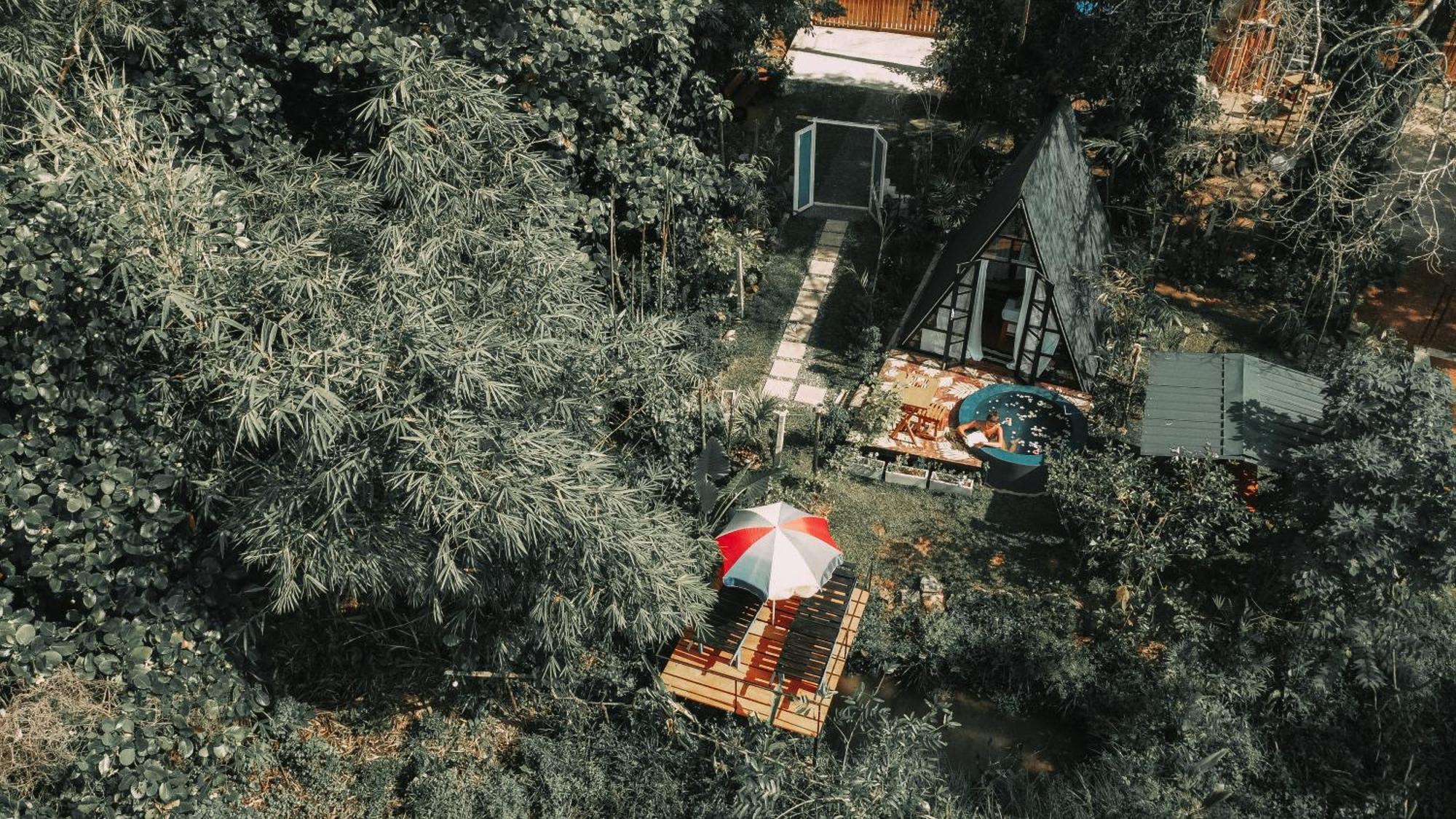 The We2 "Wildwood Elegance Escape" Bed & Breakfast Induruwa Eksteriør bilde