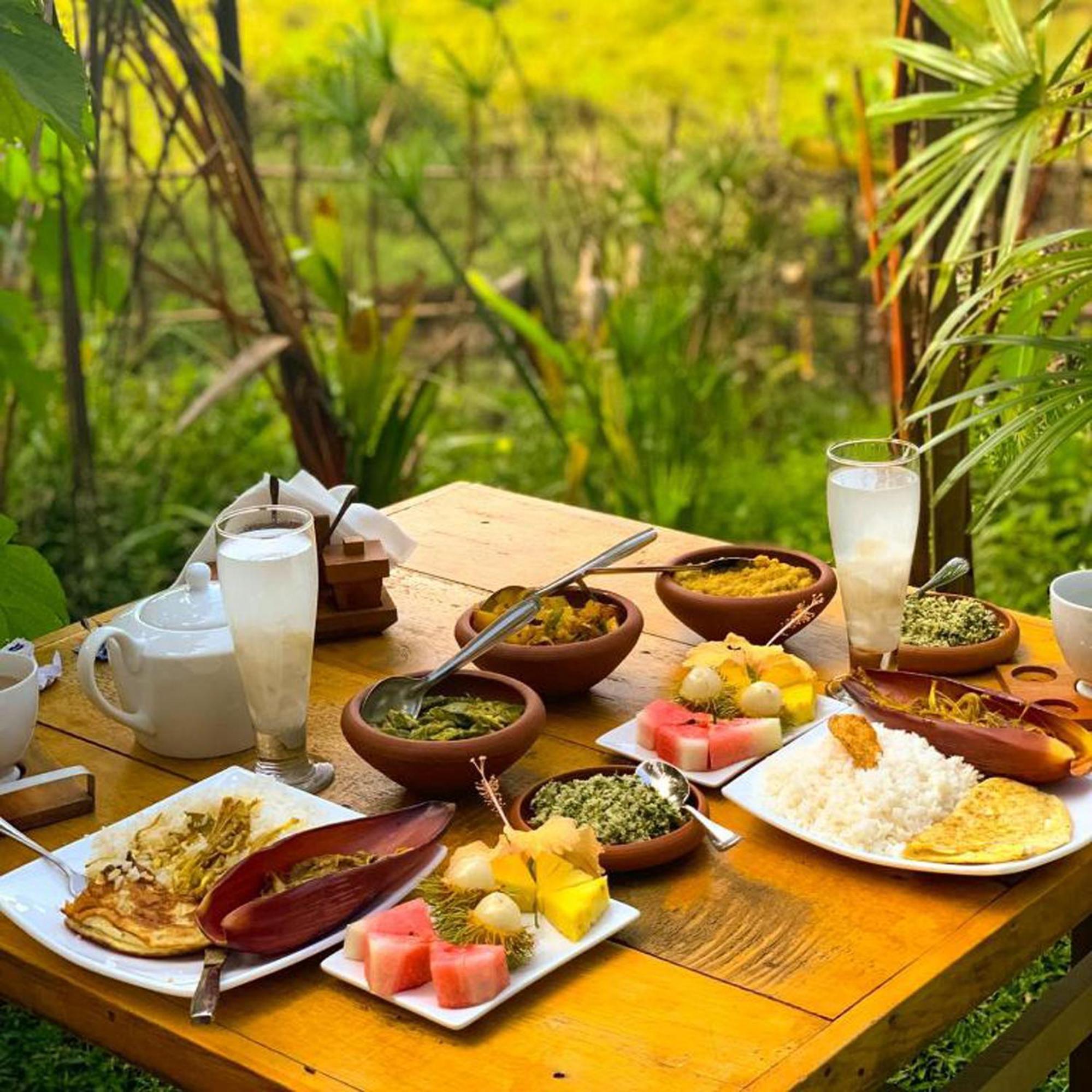 The We2 "Wildwood Elegance Escape" Bed & Breakfast Induruwa Eksteriør bilde